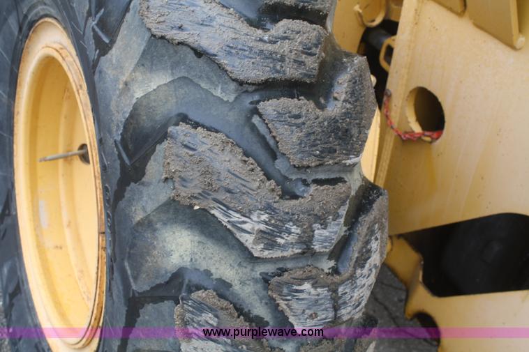 image for item F2541 Champion 720A VHP articulated motor grader