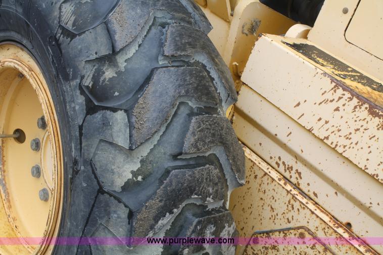 image for item F2541 Champion 720A VHP articulated motor grader