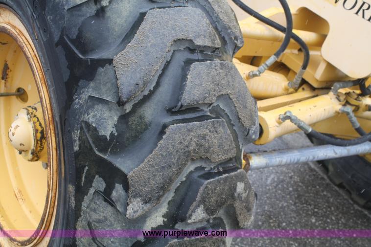 image for item F2541 Champion 720A VHP articulated motor grader