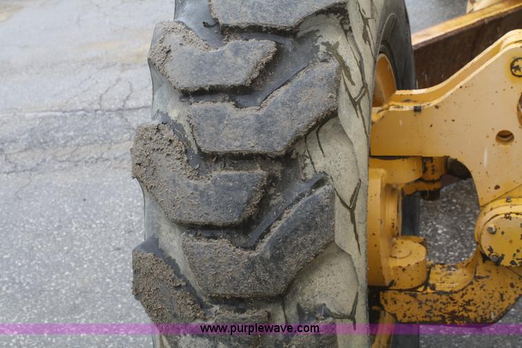 image for item F2541 Champion 720A VHP articulated motor grader