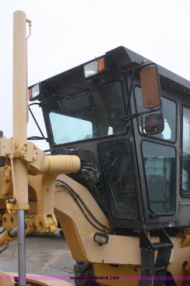 image for item F2541 Champion 720A VHP articulated motor grader