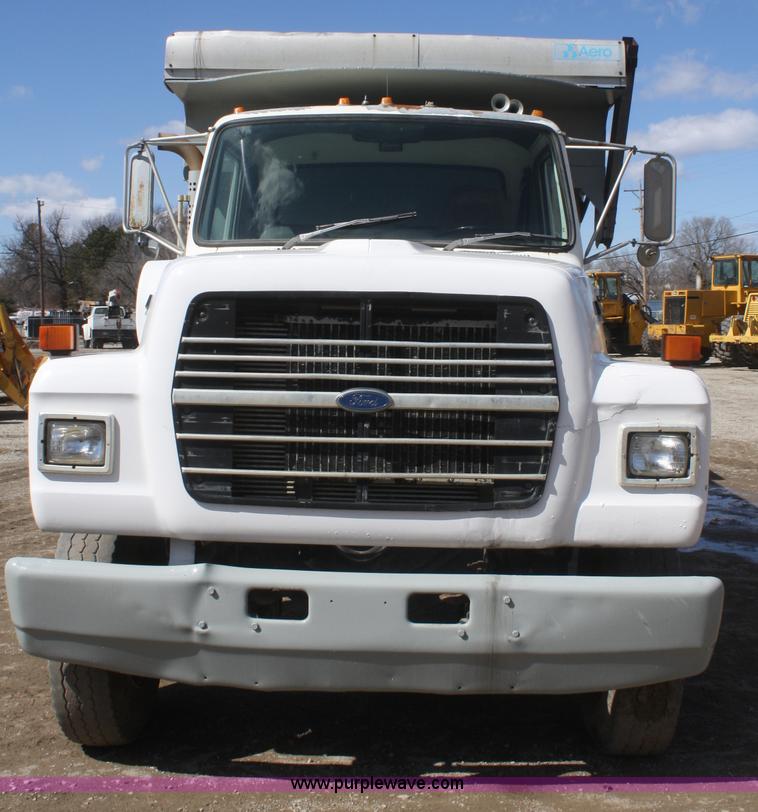 image for item F2559 1991 Ford L8000 dump truck