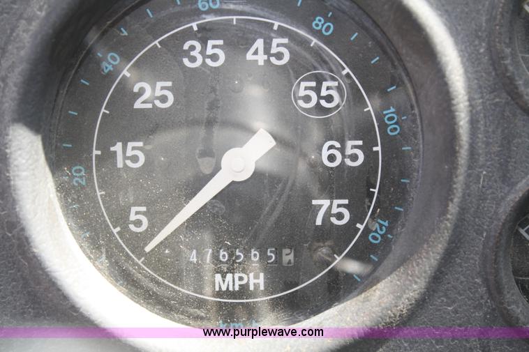 image for item F2559 1991 Ford L8000 dump truck