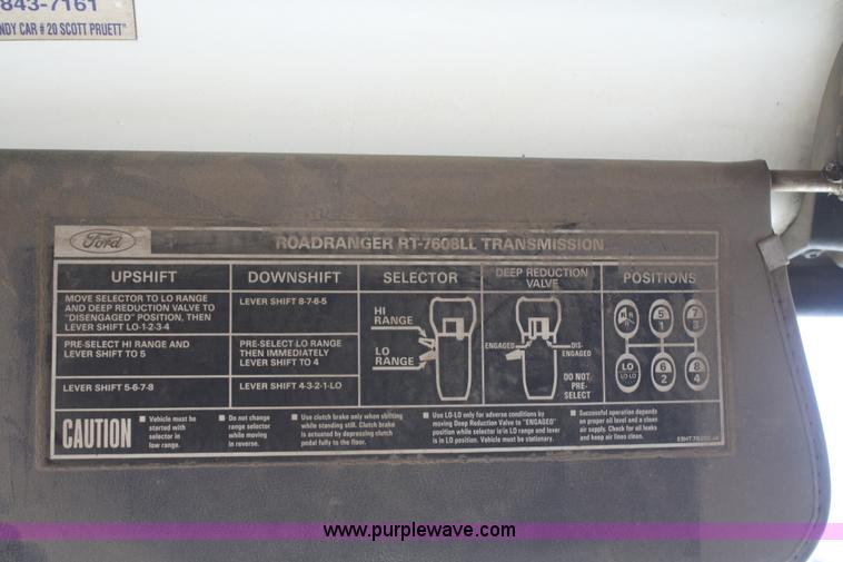 image for item F2559 1991 Ford L8000 dump truck