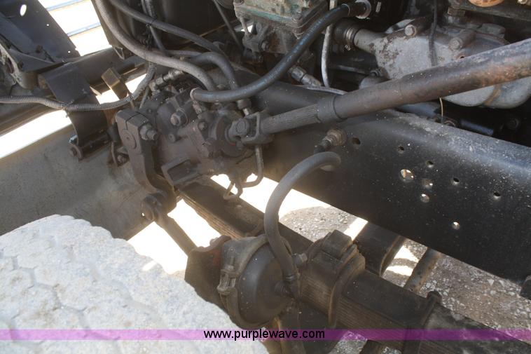 image for item F2559 1991 Ford L8000 dump truck