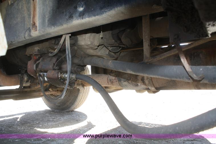 image for item F2559 1991 Ford L8000 dump truck