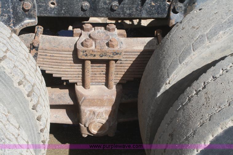 image for item F2559 1991 Ford L8000 dump truck