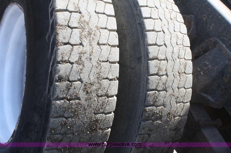 image for item F2559 1991 Ford L8000 dump truck