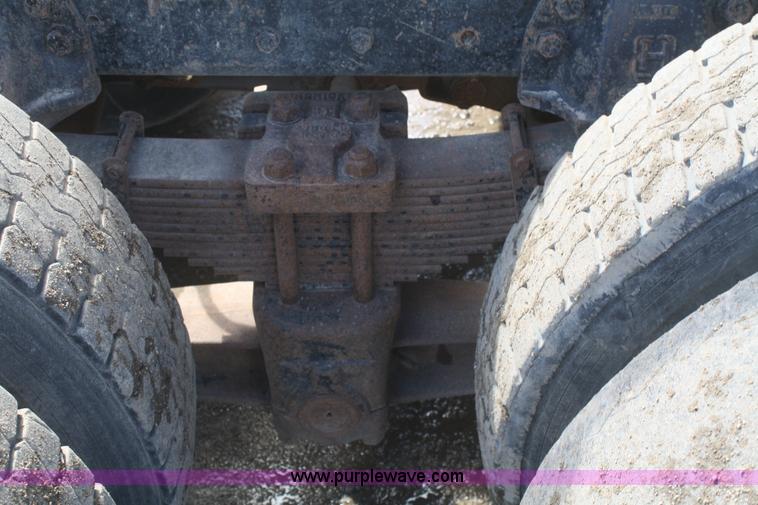 image for item F2559 1991 Ford L8000 dump truck