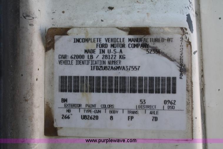 image for item F2559 1991 Ford L8000 dump truck