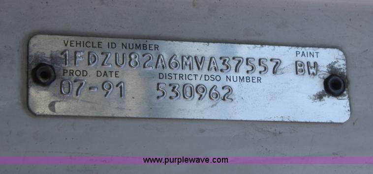 image for item F2559 1991 Ford L8000 dump truck