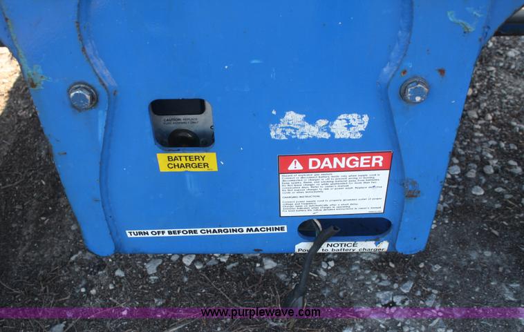 image for item F2561 1999 UpRight AB46 boom lift