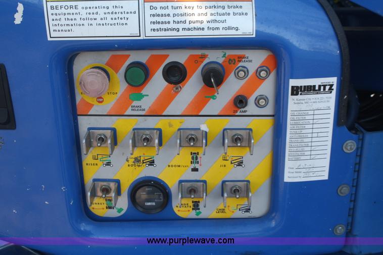 image for item F2561 1999 UpRight AB46 boom lift