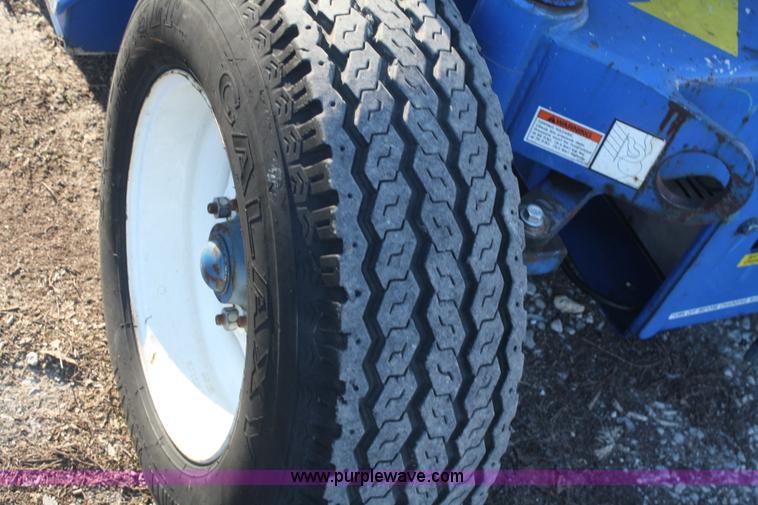 image for item F2561 1999 UpRight AB46 boom lift