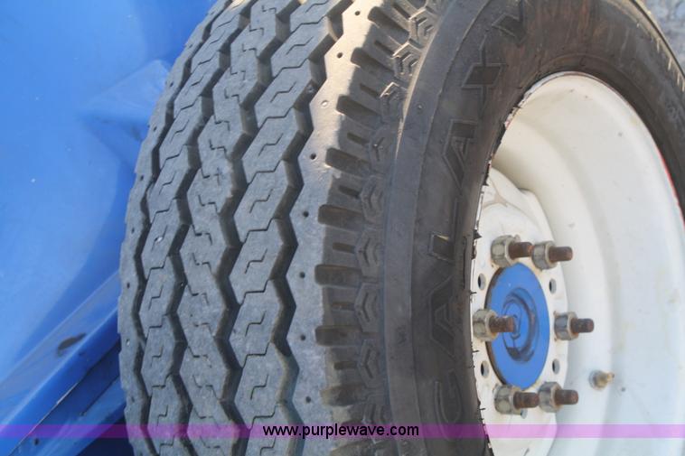 image for item F2561 1999 UpRight AB46 boom lift