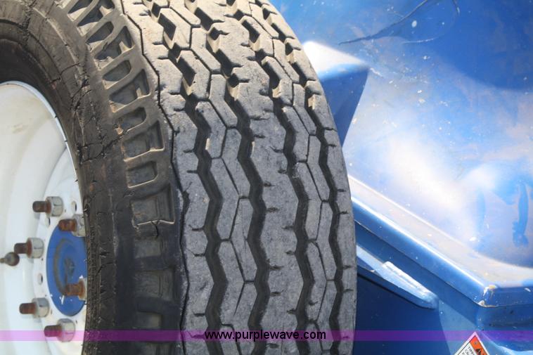 image for item F2561 1999 UpRight AB46 boom lift