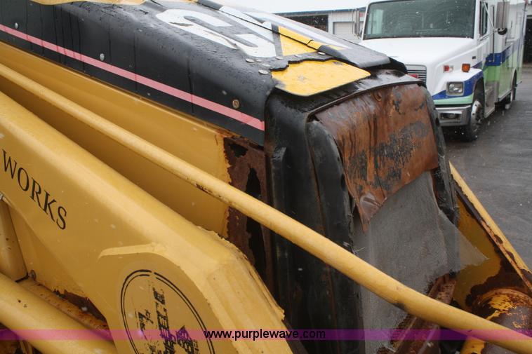 image for item F2566 2002 Caterpillar 430D backhoe