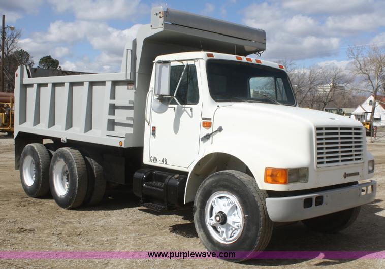 image for item F2569 1990 International 4900 dump truck
