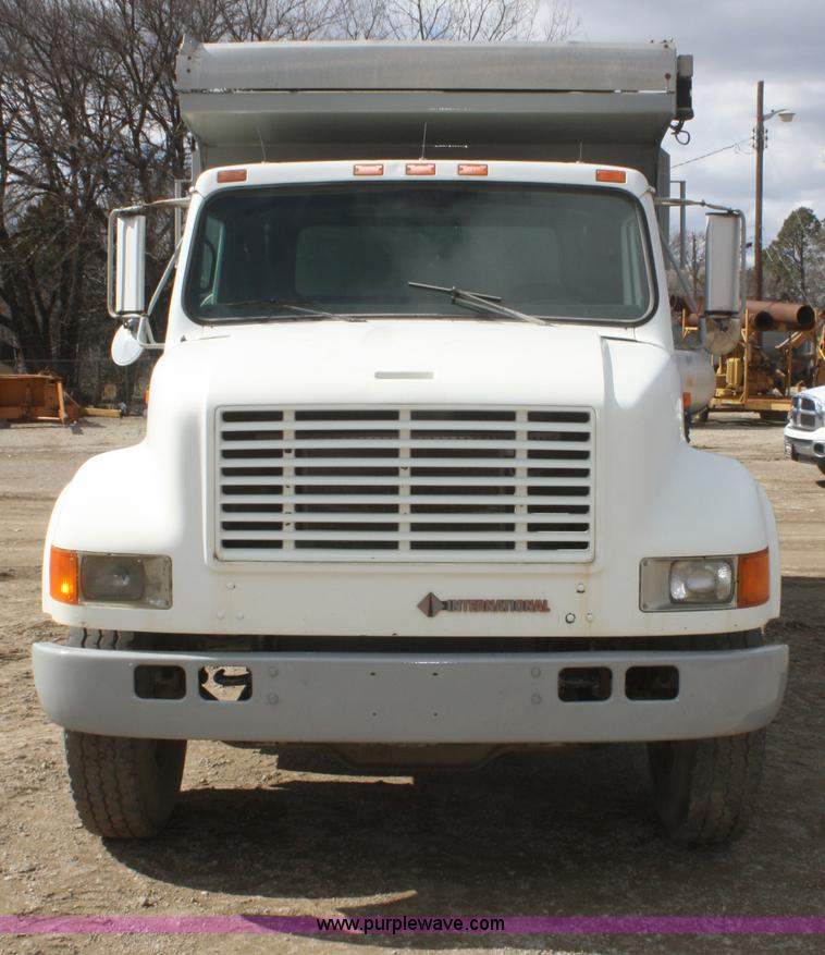 image for item F2569 1990 International 4900 dump truck