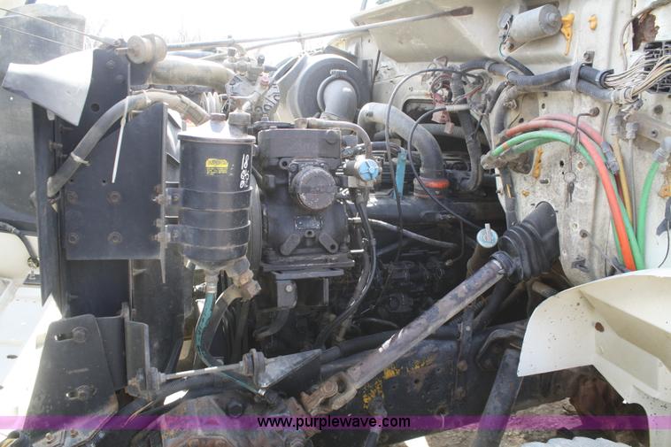 image for item F2569 1990 International 4900 dump truck