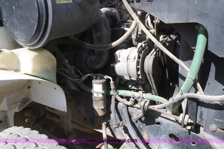 image for item F2569 1990 International 4900 dump truck