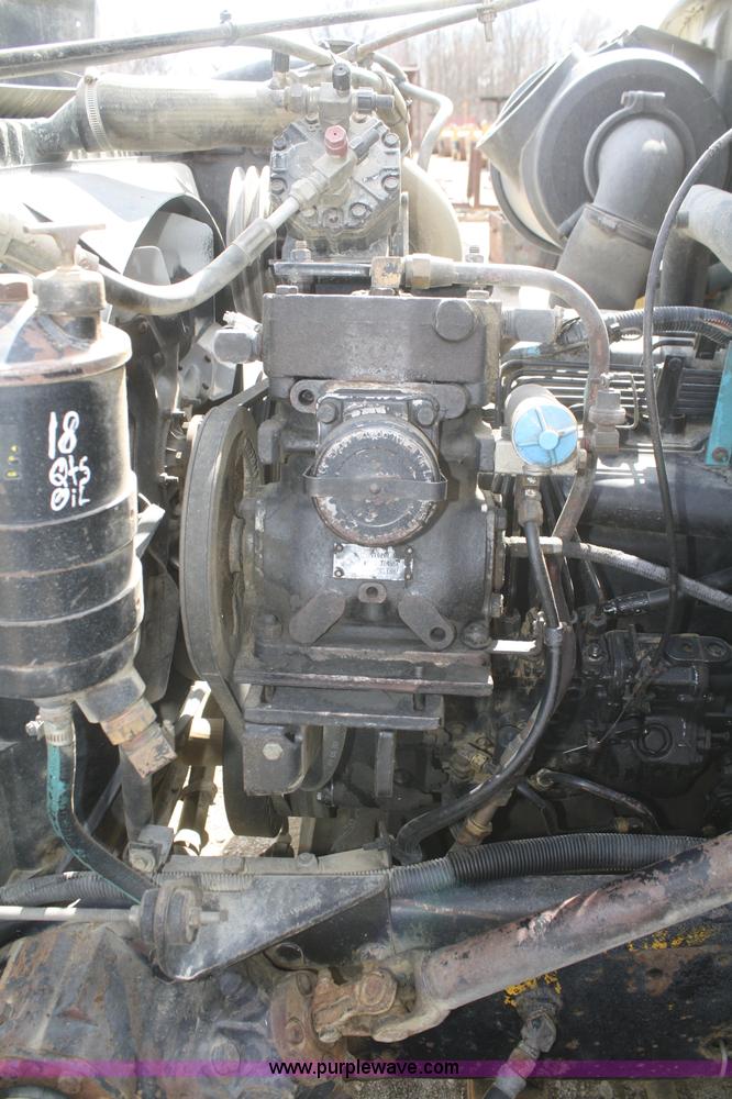 image for item F2569 1990 International 4900 dump truck