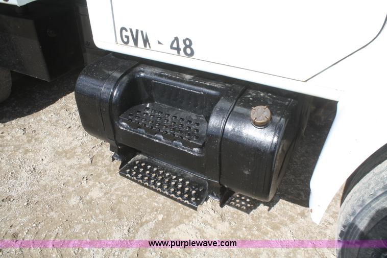 image for item F2569 1990 International 4900 dump truck