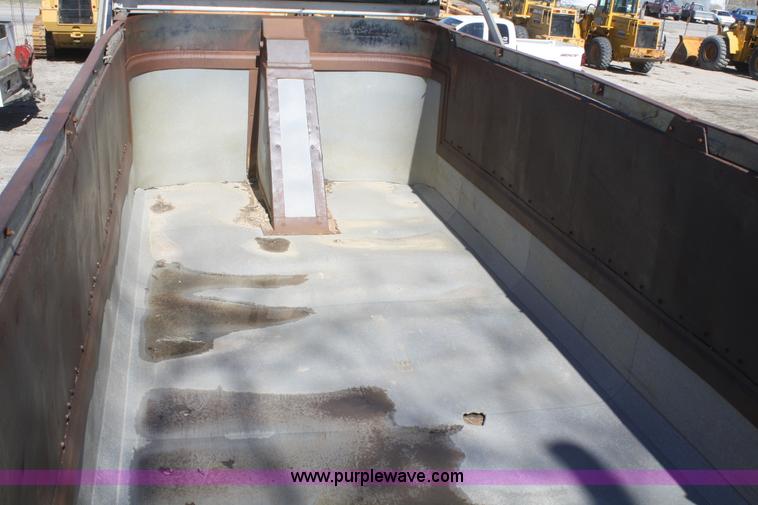 image for item F2570 1995 Hilbilt end dump trailer