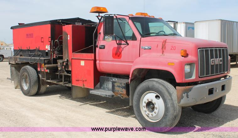 image for item F2941 1995 GMC TopKick pothole patch truck