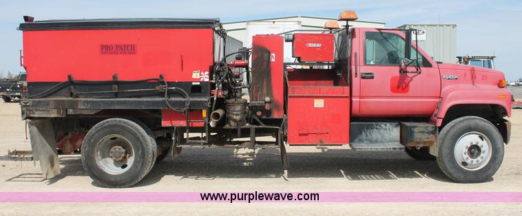 image for item F2941 1995 GMC TopKick pothole patch truck