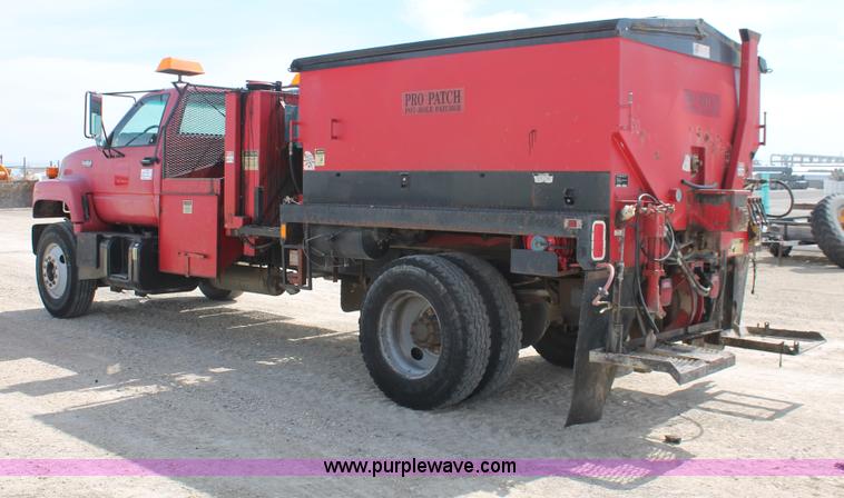 image for item F2941 1995 GMC TopKick pothole patch truck