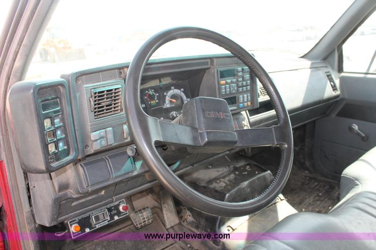 image for item F2941 1995 GMC TopKick pothole patch truck