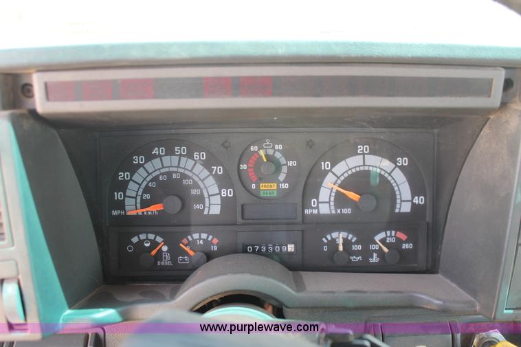 image for item F2941 1995 GMC TopKick pothole patch truck