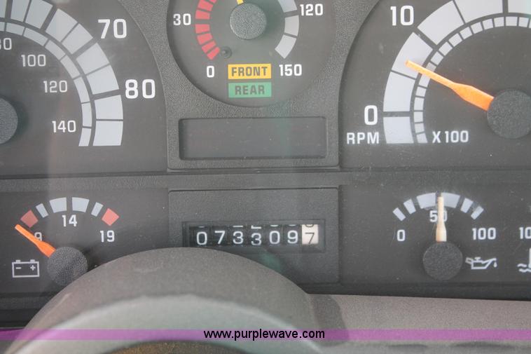 image for item F2941 1995 GMC TopKick pothole patch truck