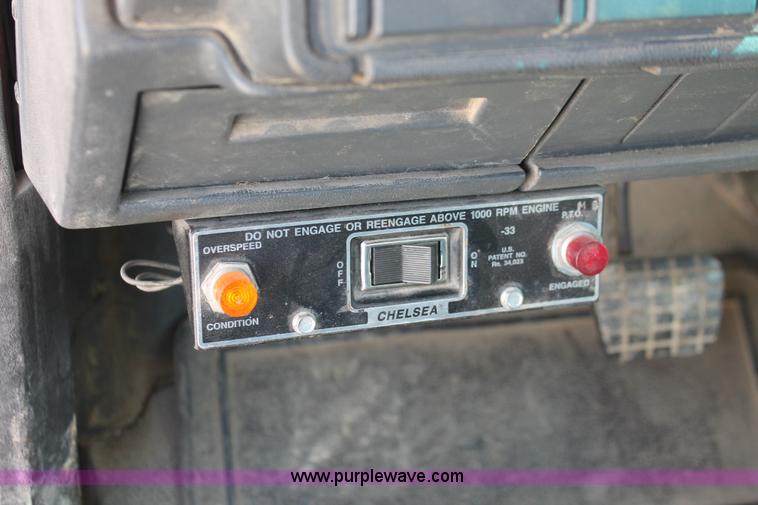 image for item F2941 1995 GMC TopKick pothole patch truck