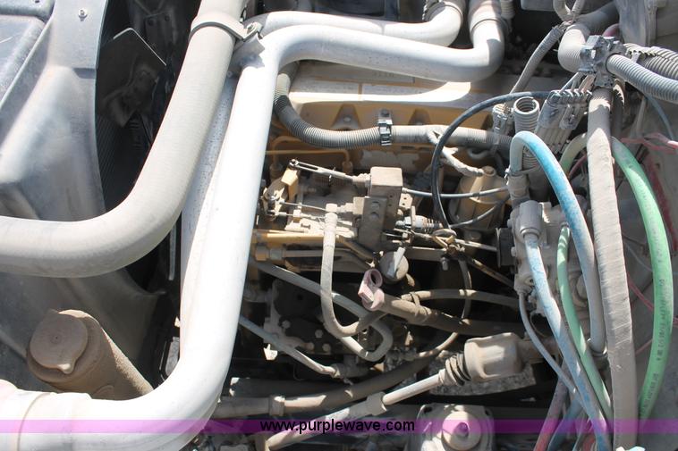 image for item F2941 1995 GMC TopKick pothole patch truck