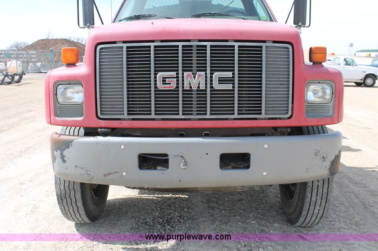 image for item F2941 1995 GMC TopKick pothole patch truck