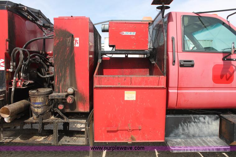 image for item F2941 1995 GMC TopKick pothole patch truck