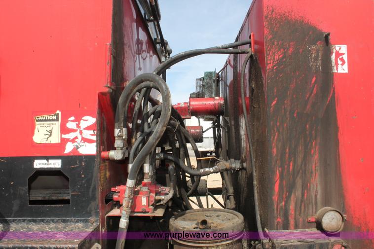 image for item F2941 1995 GMC TopKick pothole patch truck