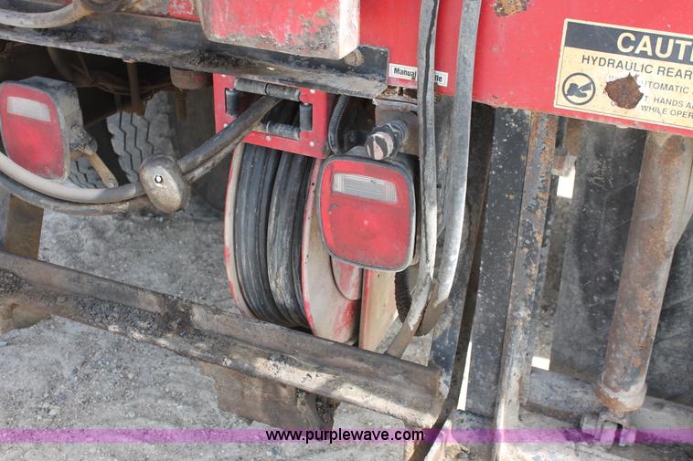 image for item F2941 1995 GMC TopKick pothole patch truck