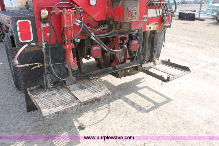 image for item F2941 1995 GMC TopKick pothole patch truck