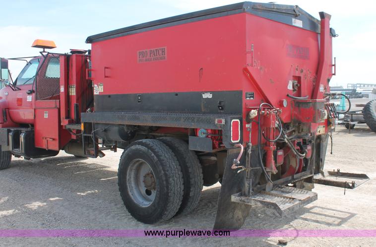 image for item F2941 1995 GMC TopKick pothole patch truck