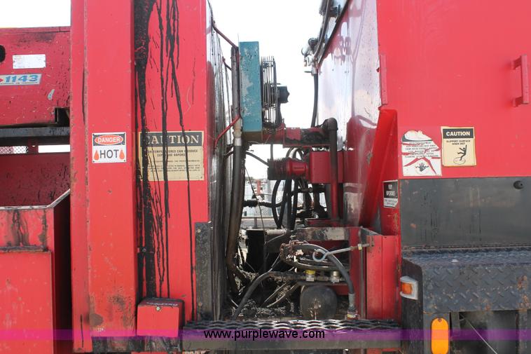 image for item F2941 1995 GMC TopKick pothole patch truck