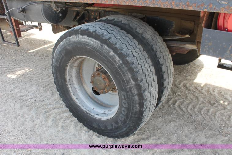 image for item F2941 1995 GMC TopKick pothole patch truck