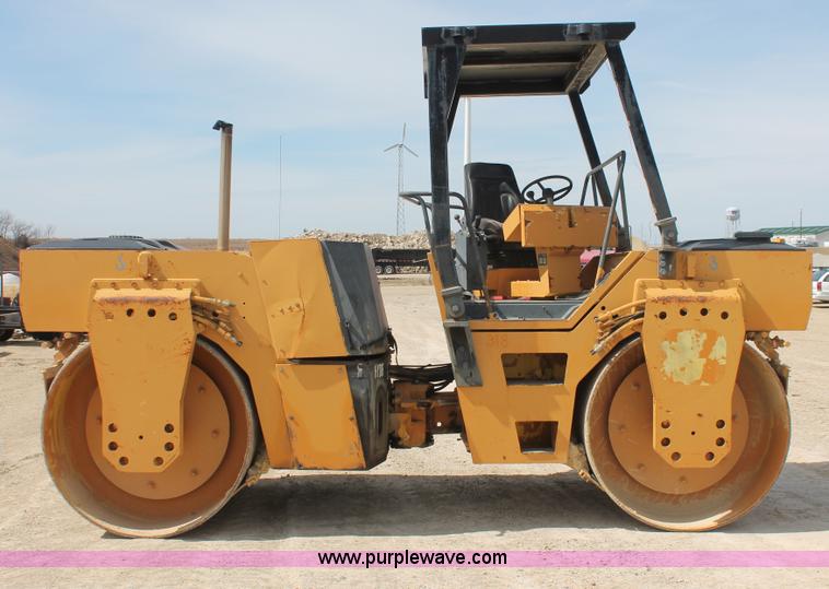 image for item F2942 1991 Bomag BW161AD double drum roller