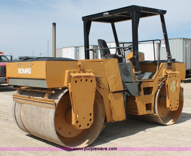image for item F2942 1991 Bomag BW161AD double drum roller