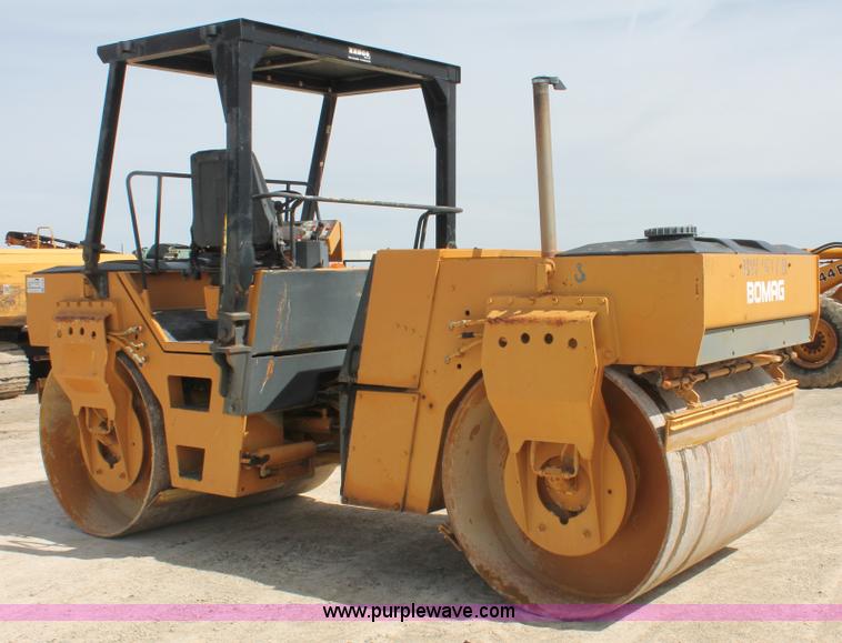 image for item F2942 1991 Bomag BW161AD double drum roller