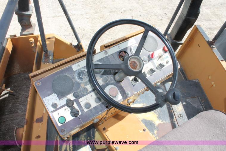 image for item F2942 1991 Bomag BW161AD double drum roller