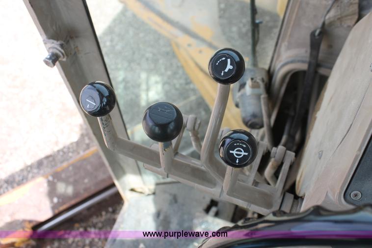 image for item F2944 1993 John Deere 770BH articulated motor grader