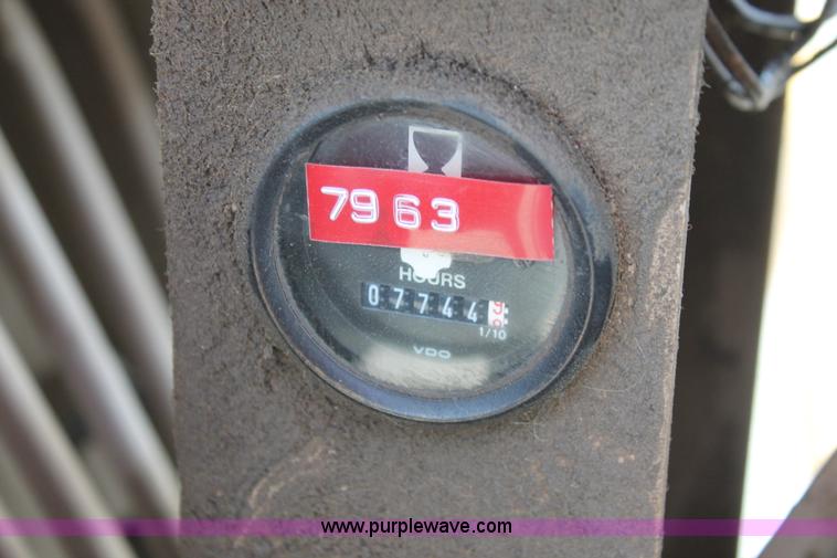 image for item F2944 1993 John Deere 770BH articulated motor grader